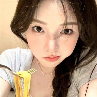 屋中美人